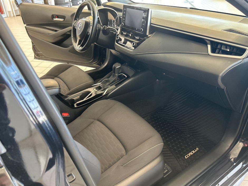 2019 Toyota Corolla Hatchback SE-11