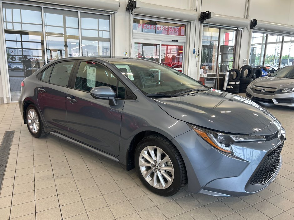 Toyota Corolla LE 2021-4