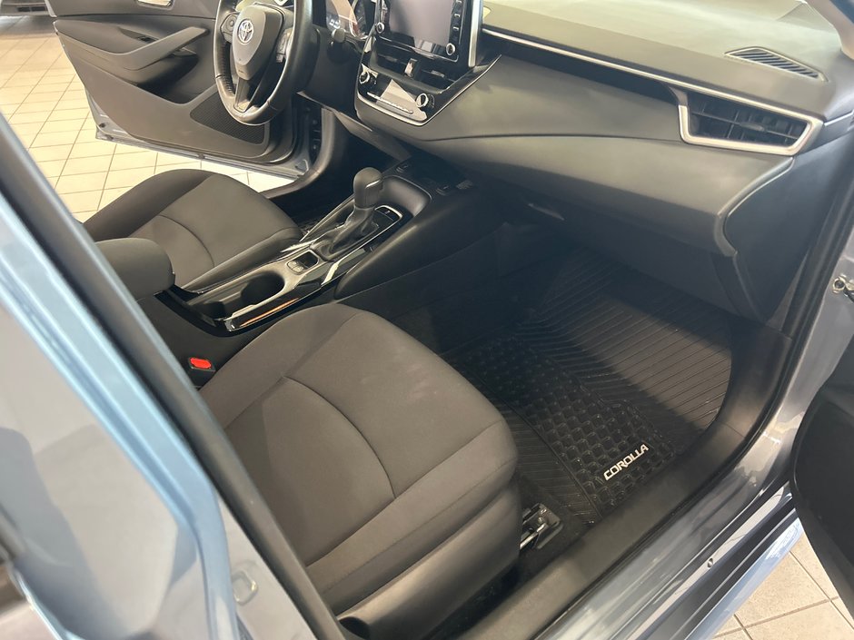 Toyota Corolla LE 2021-12