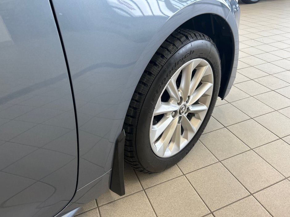 Toyota Corolla LE 2021-13