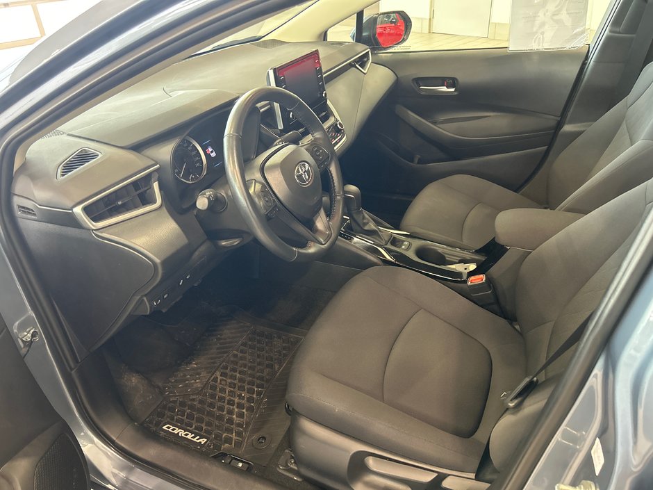 Toyota Corolla LE 2021-16