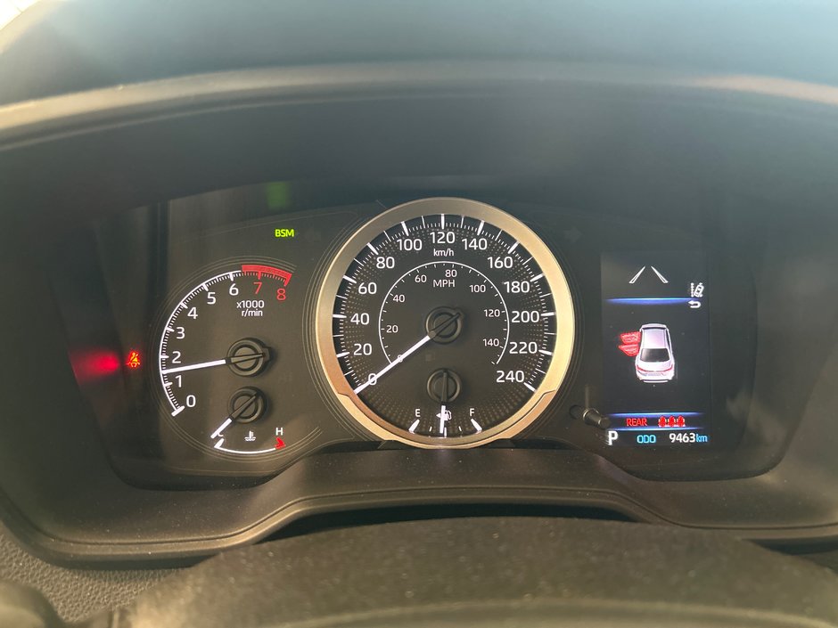 Toyota Corolla LE 2021-27