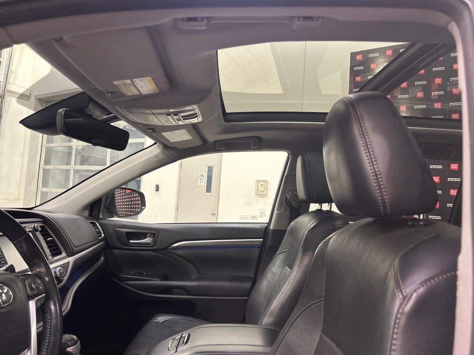 2017 Toyota Highlander Limited-3