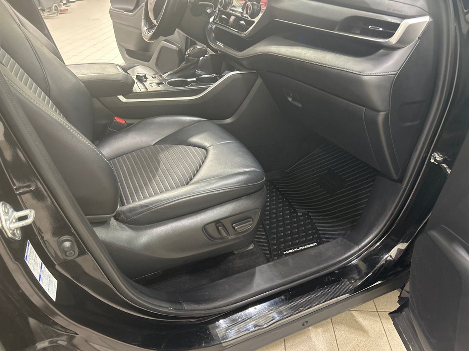 2022 Toyota Highlander XSE-13