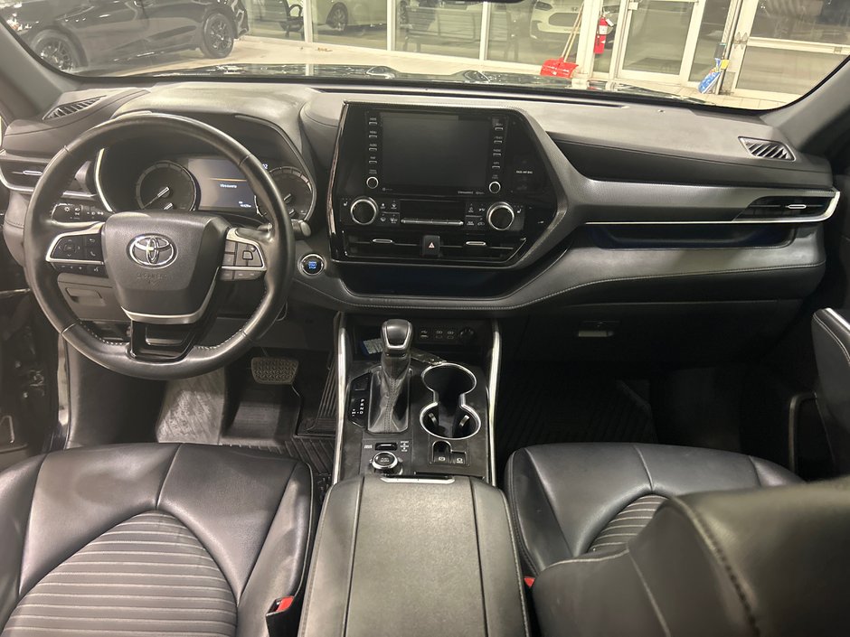2022 Toyota Highlander XSE-11