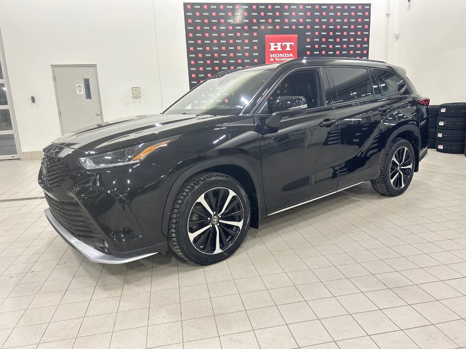 2022 Toyota Highlander XSE-1