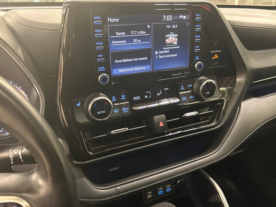 2022 Toyota Highlander XSE-26