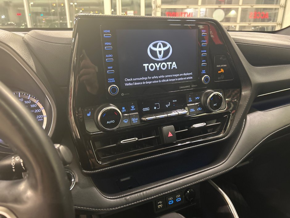 2022 Toyota Highlander XSE-24