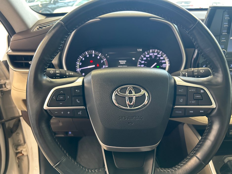 2022 Toyota Highlander XLE-32