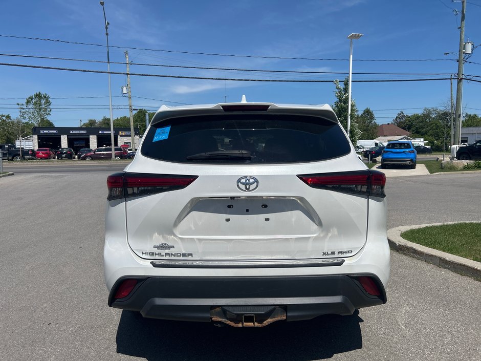 2022 Toyota Highlander XLE-3
