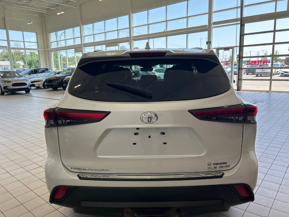 2022 Toyota Highlander XLE-6