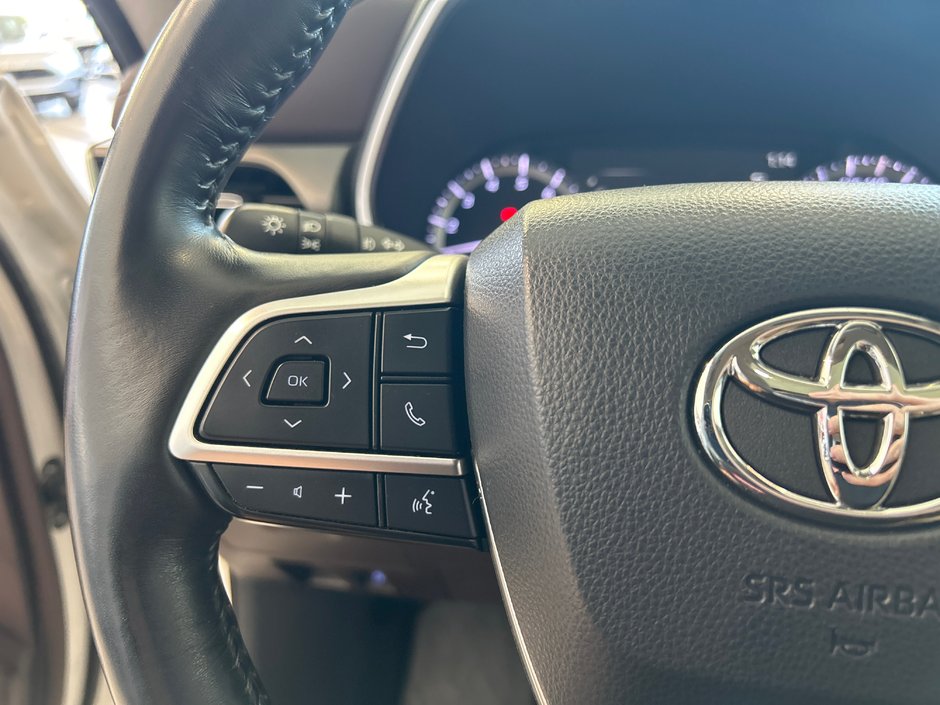 2022 Toyota Highlander XLE-33