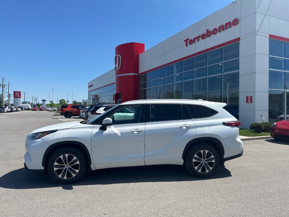 2022 Toyota Highlander XLE-1