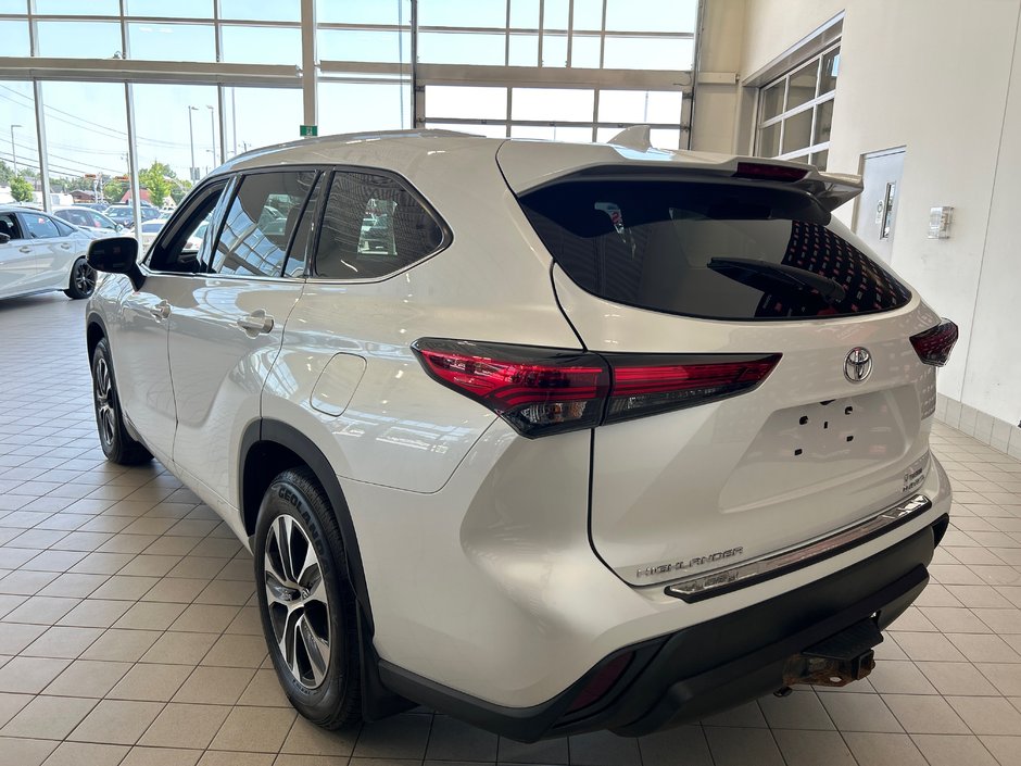 2022 Toyota Highlander XLE-7