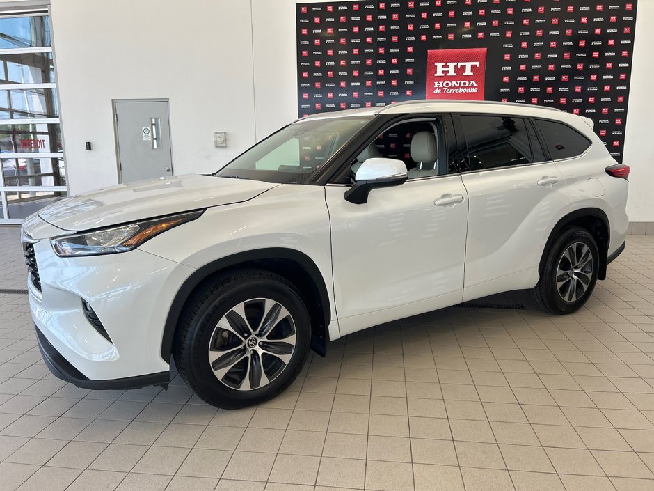 2022 Toyota Highlander XLE-1