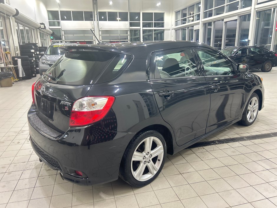 Toyota Matrix  2011-5