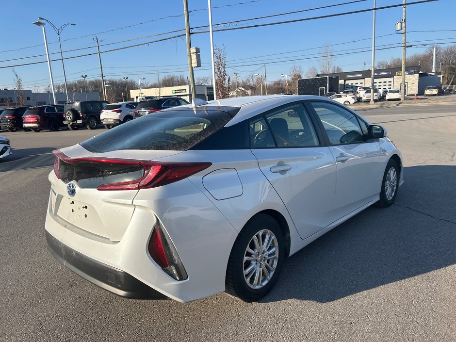 2022 Toyota Prius Prime-3