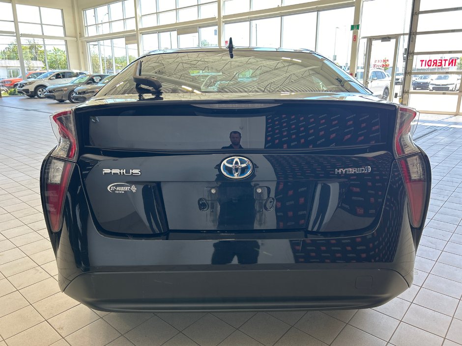 2018 Toyota Prius-6