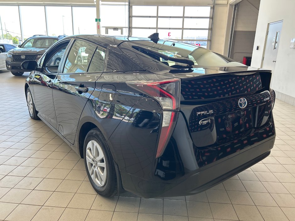 2018 Toyota Prius-7