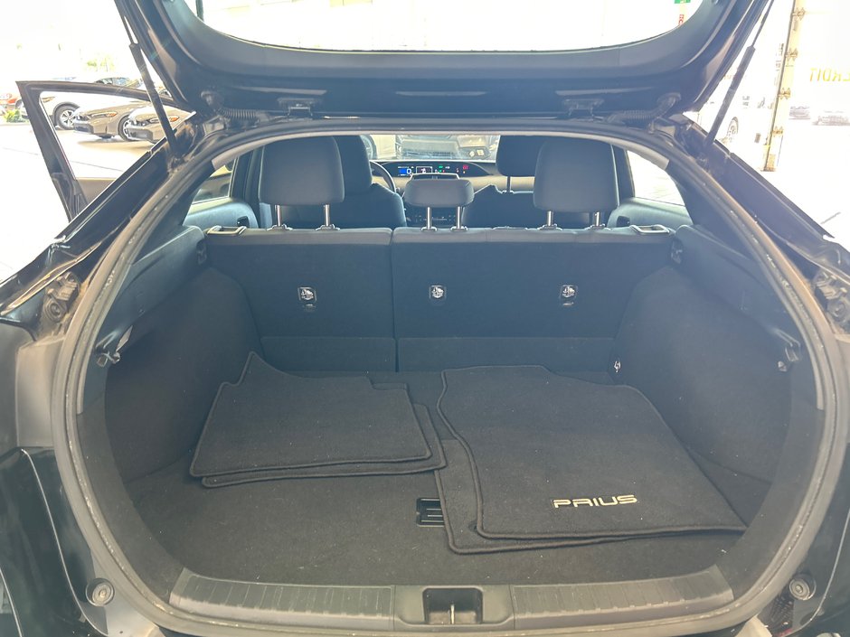 2018 Toyota Prius-9