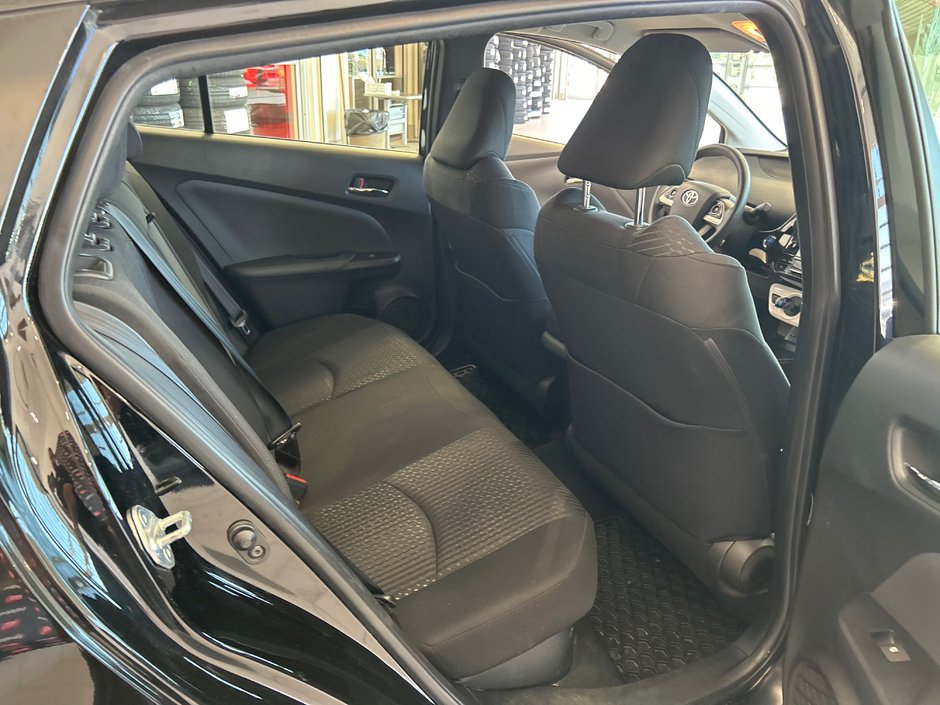 2018 Toyota Prius-10