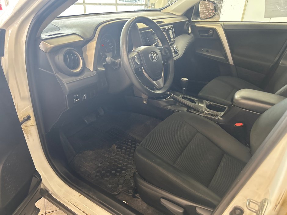 Toyota RAV4 LE 2016-11