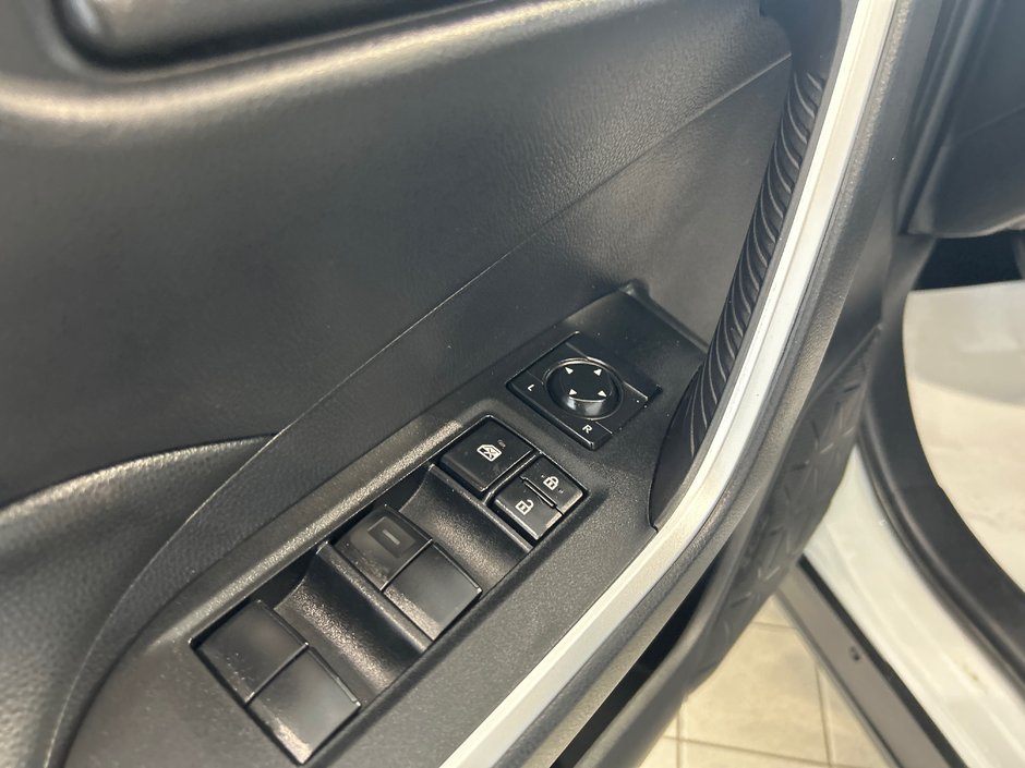 2019 Toyota RAV4 LE-15