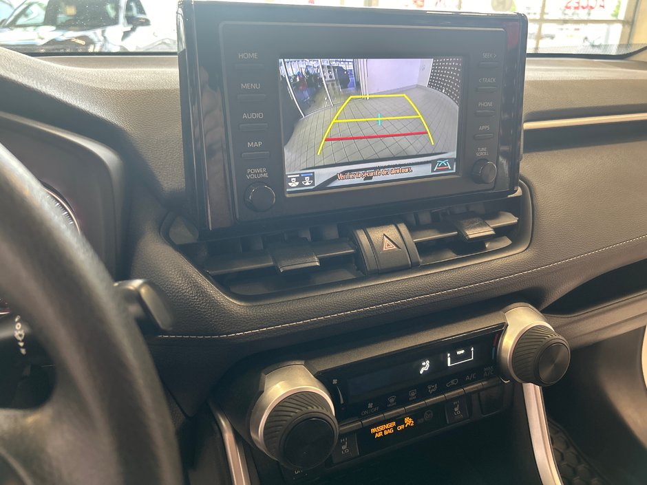 2019 Toyota RAV4 LE-18
