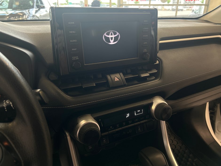 2019 Toyota RAV4 LE-17