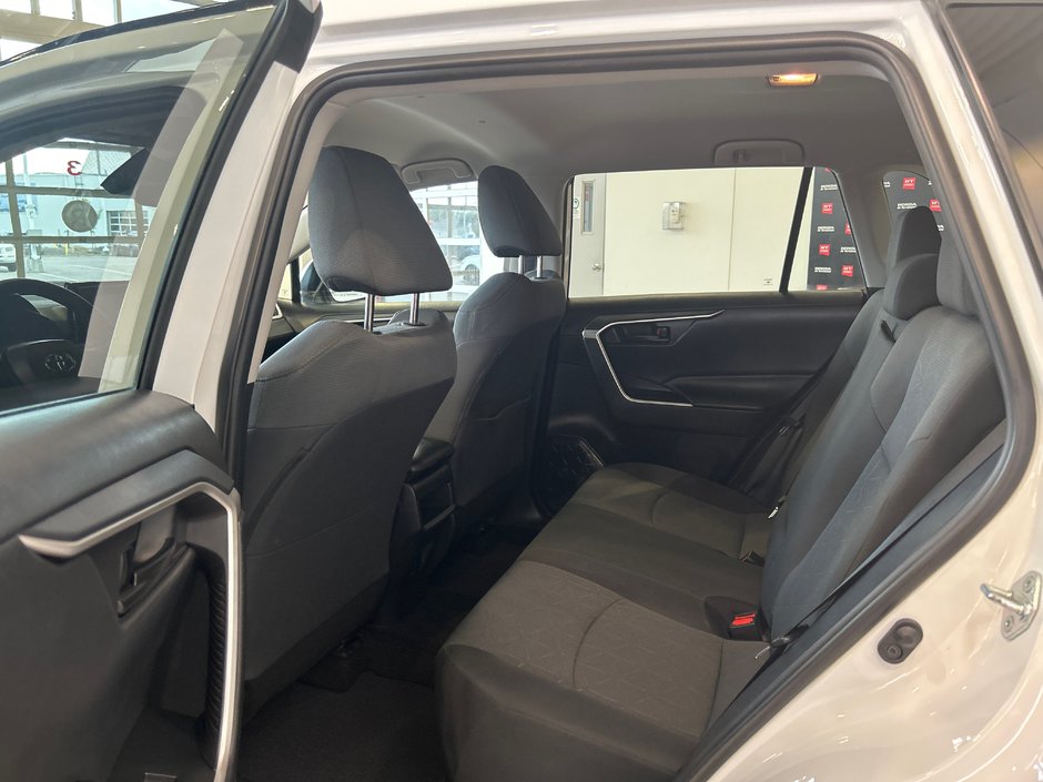 2019 Toyota RAV4 LE-8