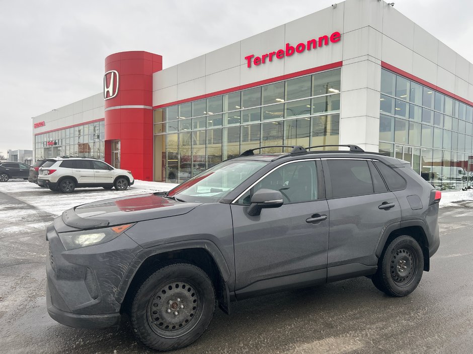 Toyota RAV4 LE 2019-0