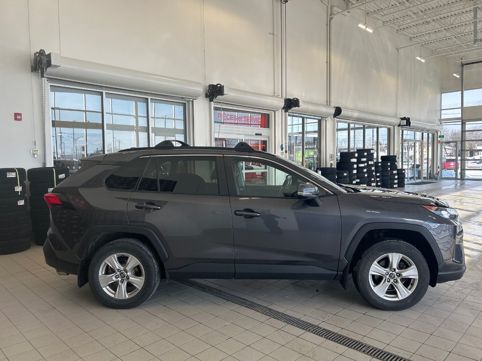 Toyota RAV4 LE 2019-4