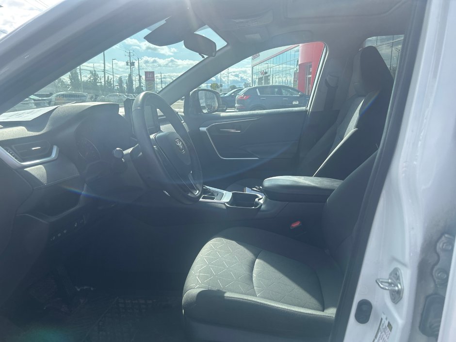 Toyota RAV4 XLE 2020-6