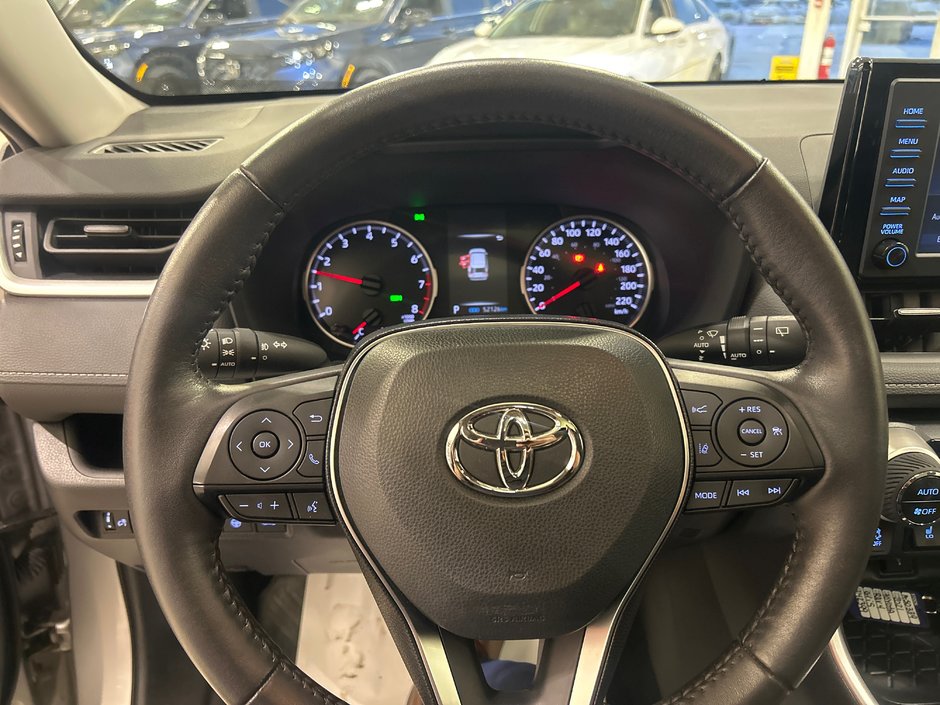 Toyota RAV4 XLE 2021-36