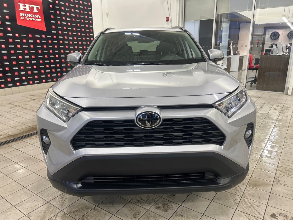 Toyota RAV4 XLE 2021-3