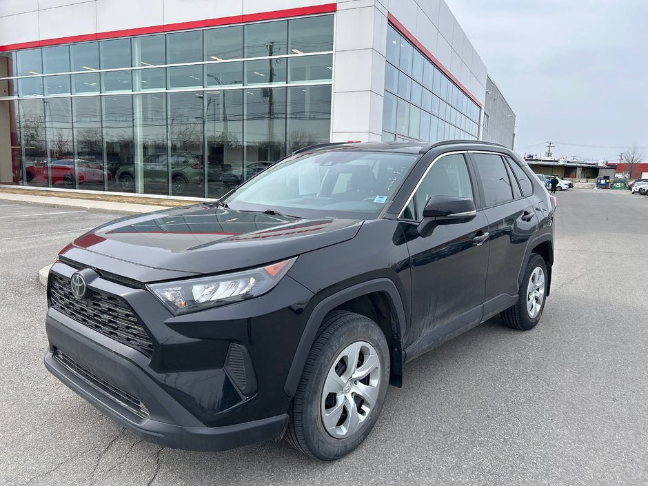 Toyota RAV4 LE 2021-5