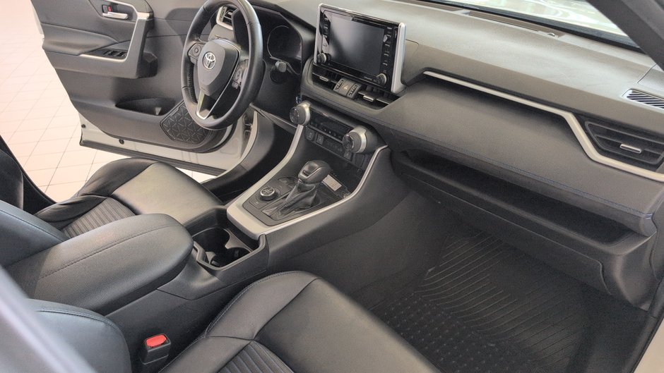 2021 Toyota RAV4 Hybrid  XSE-16