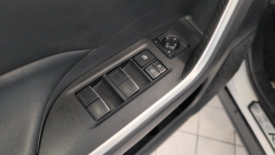 2021 Toyota RAV4 Hybrid  XSE-18