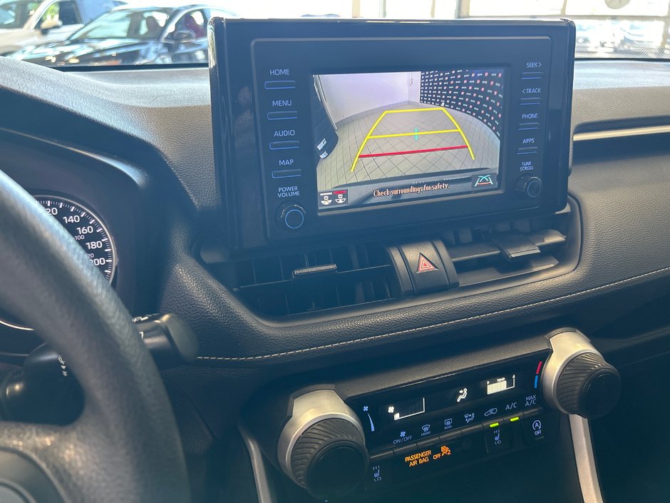 Toyota RAV4 LE 2022-19