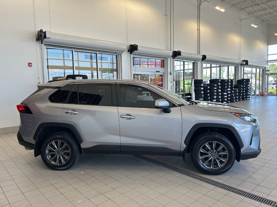 Toyota RAV4 LE 2022-3