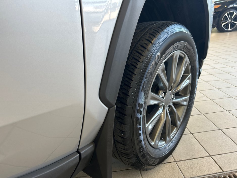 Toyota RAV4 LE 2022-13