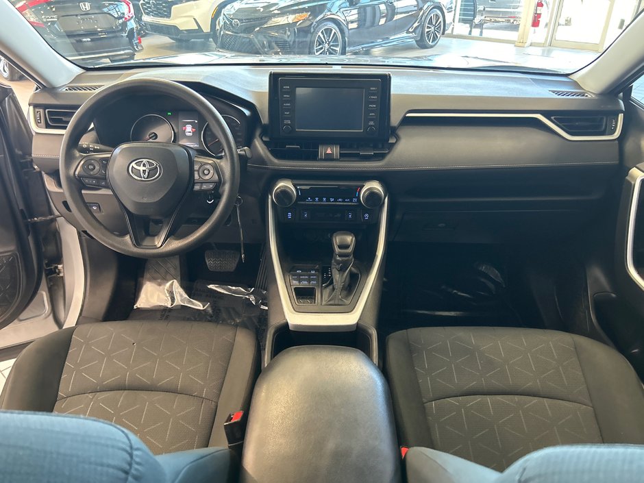 Toyota RAV4 LE 2022-11