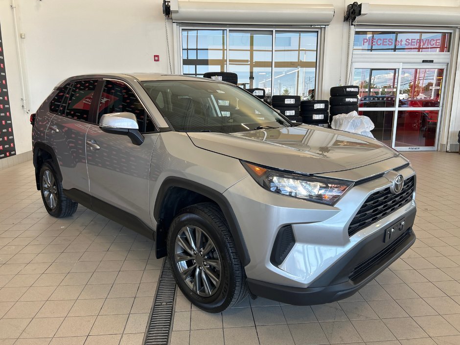 Toyota RAV4 LE 2022-2