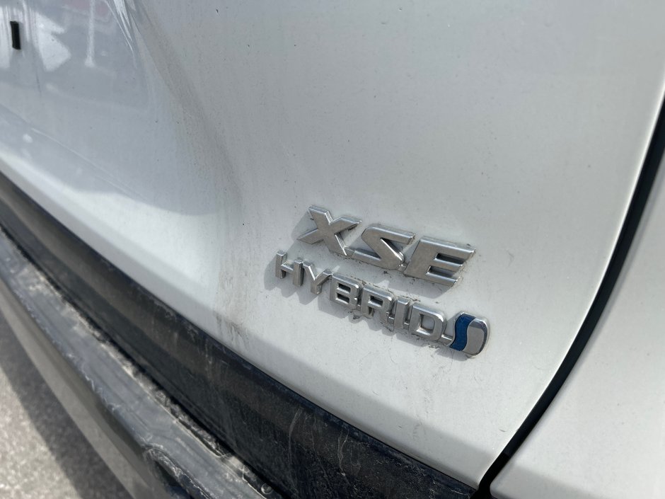Toyota RAV4 Hybrid XSE 2023-8