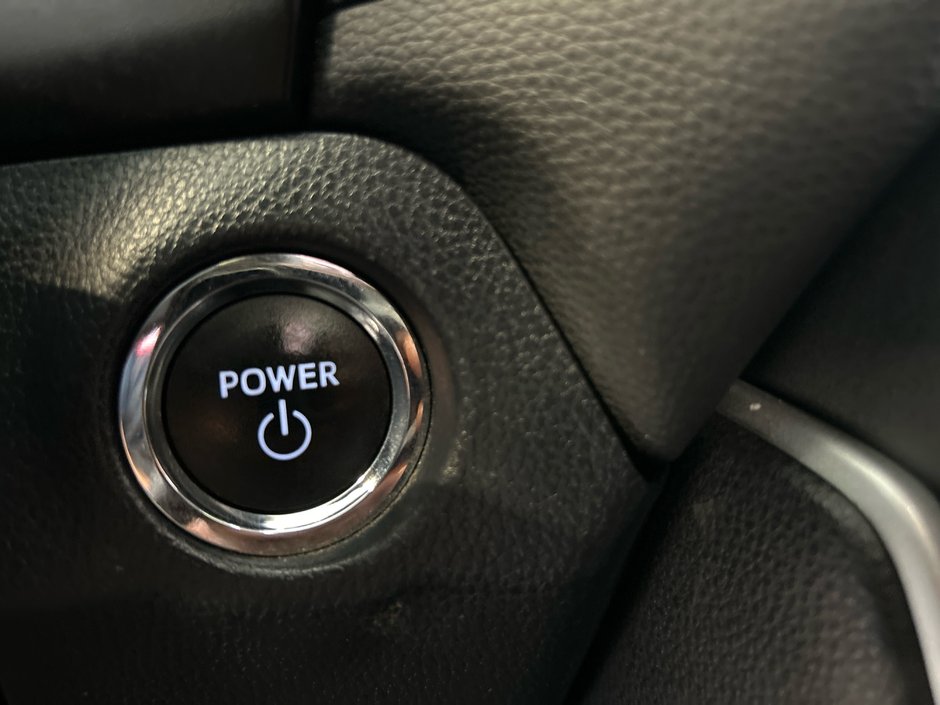Toyota RAV4 Hybrid XSE 2023-22
