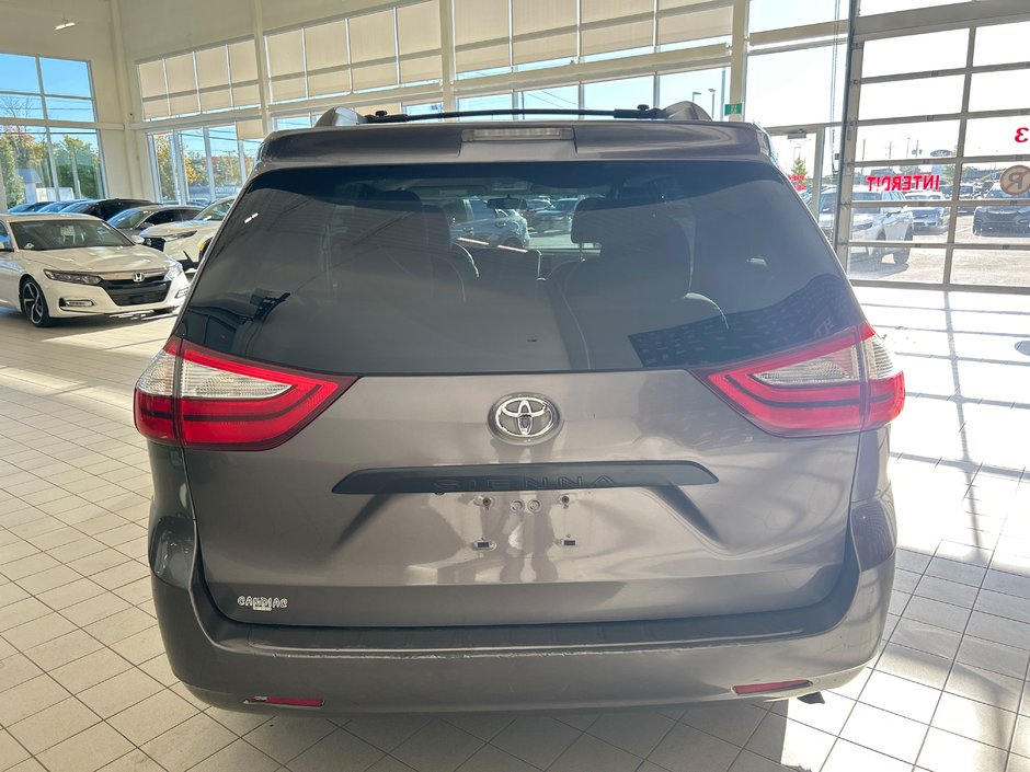 Toyota Sienna CE 2015-5