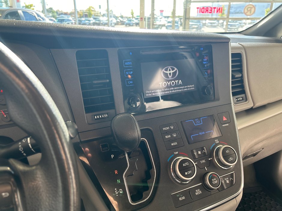 Toyota Sienna CE 2015-17