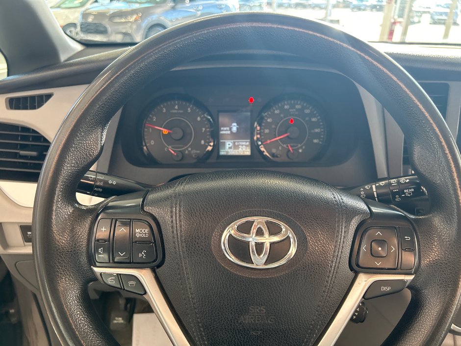 Toyota Sienna CE 2015-19