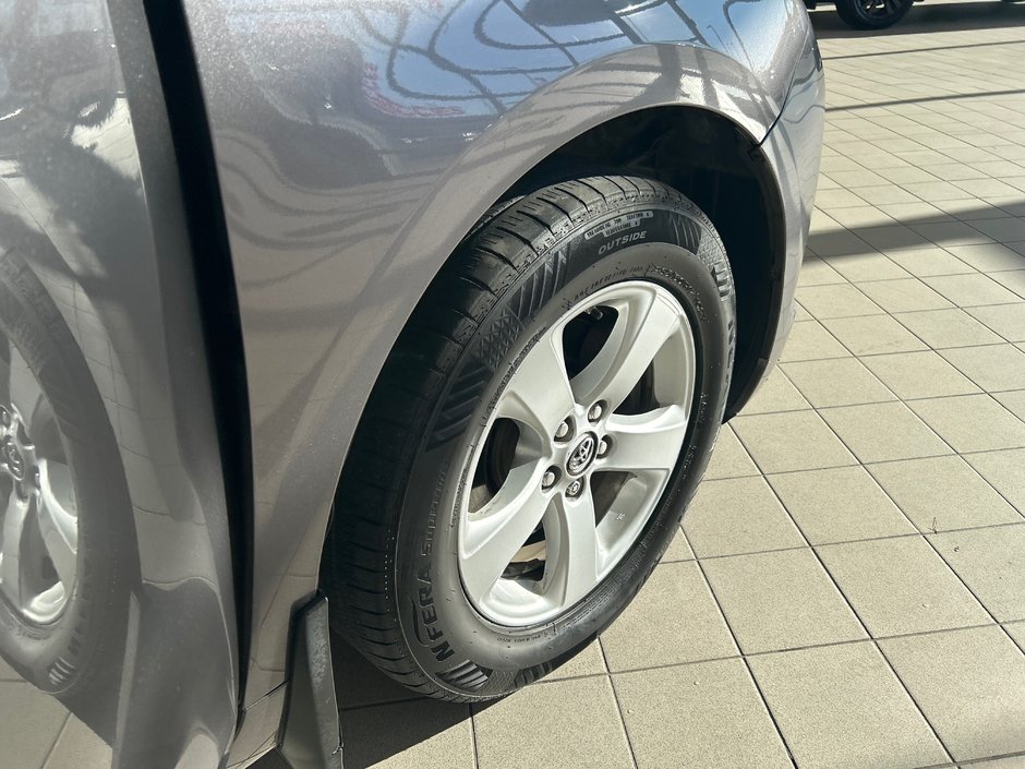 Toyota Sienna CE 2015-12