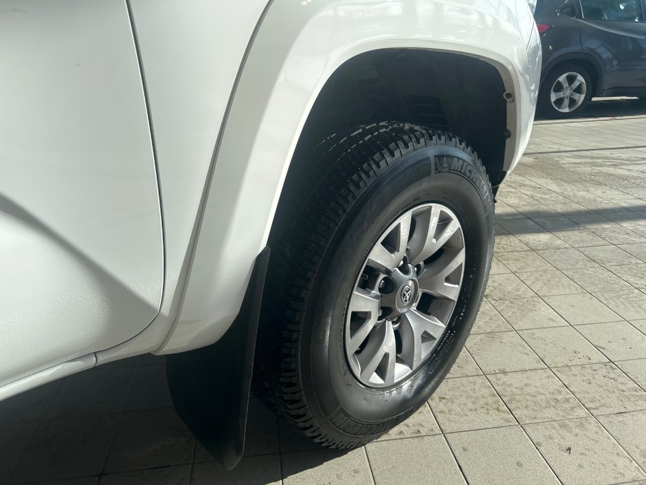 2018 Toyota Tacoma SR5-14